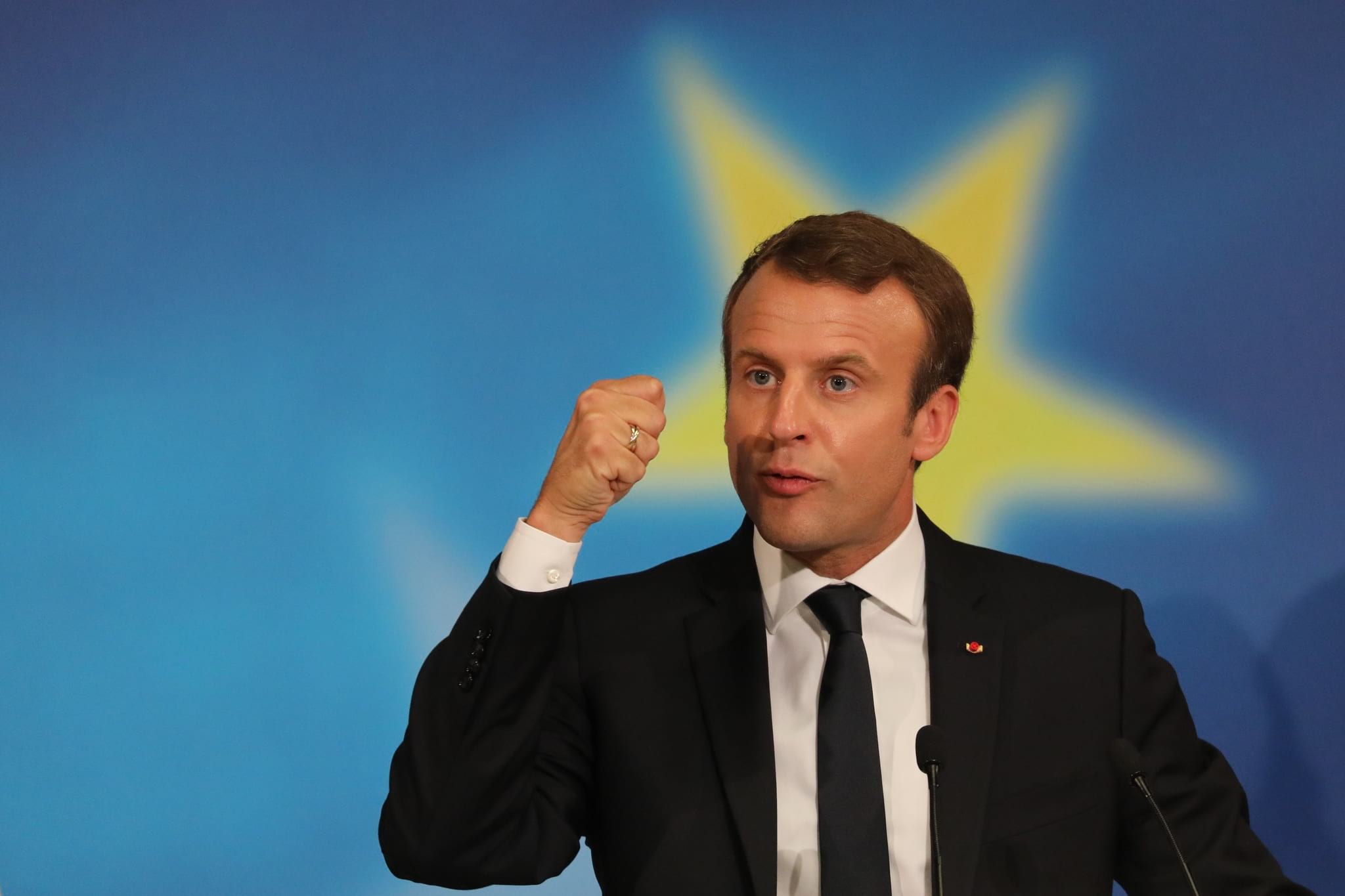 Macron E A Partir Desta Uniao Economica E Monetaria Que Podemos Criar Uma Europa Integrada Uniao Europeia Publico