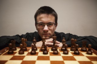 IA da Google precisa apenas de 4 horas para ser mestre em xadrez
