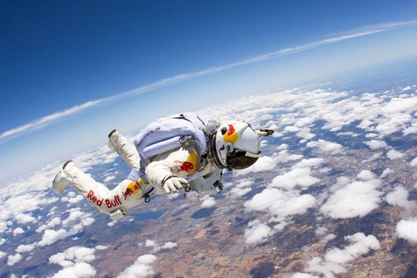 Será desta que Felix Baumgartner vai conseguir saltar da ...