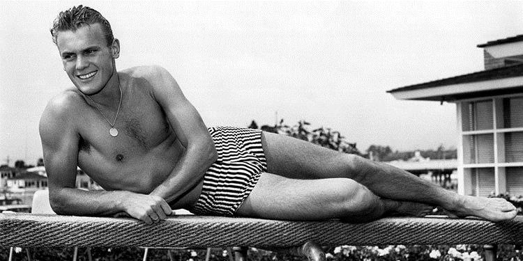 Tab Hunter (1931-2018) nunca saiu realmente do armário | Cinema | PÚBLICO