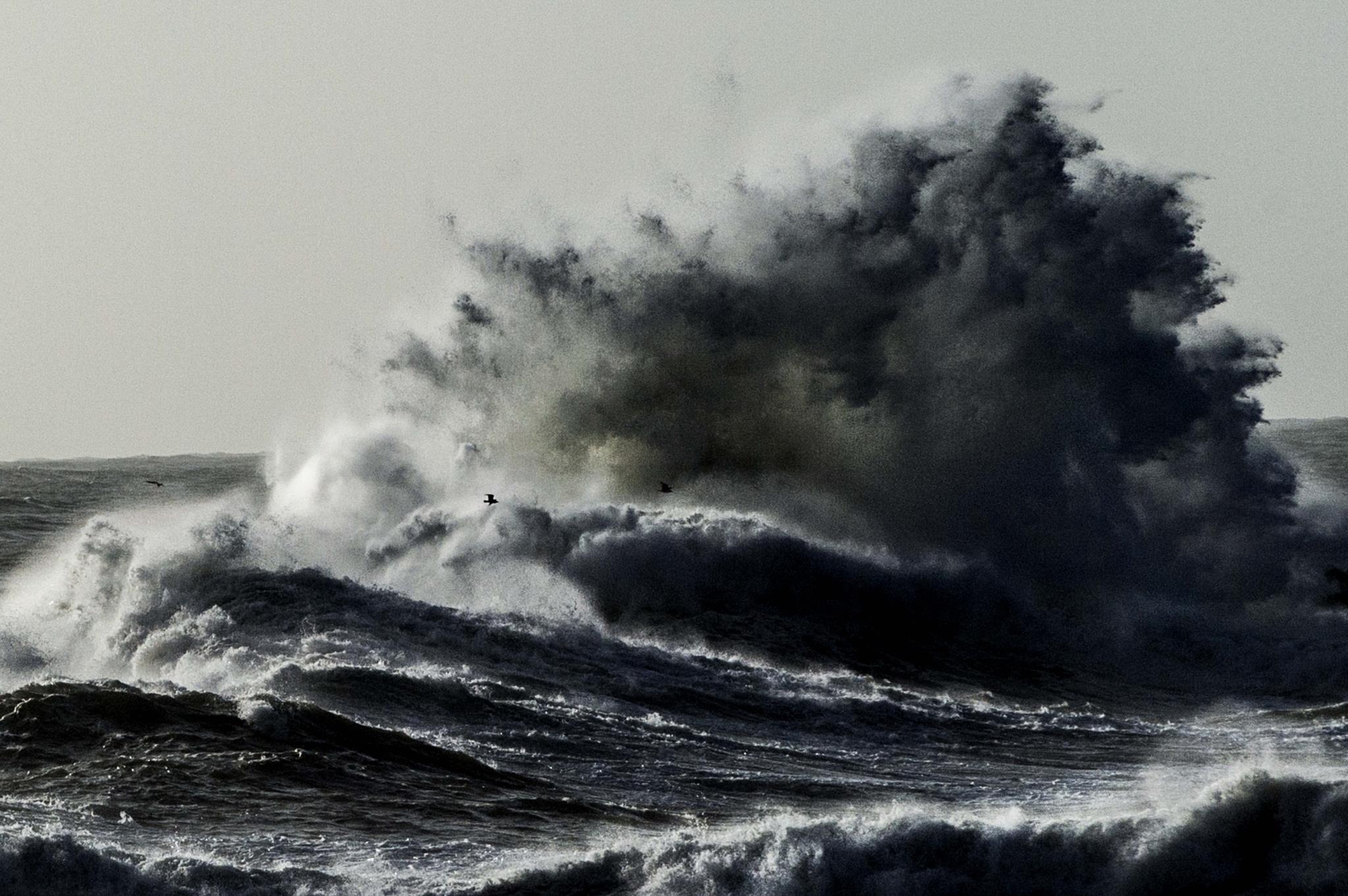 Veja a passagem da tempestade Leslie ao largo da Madeira e em