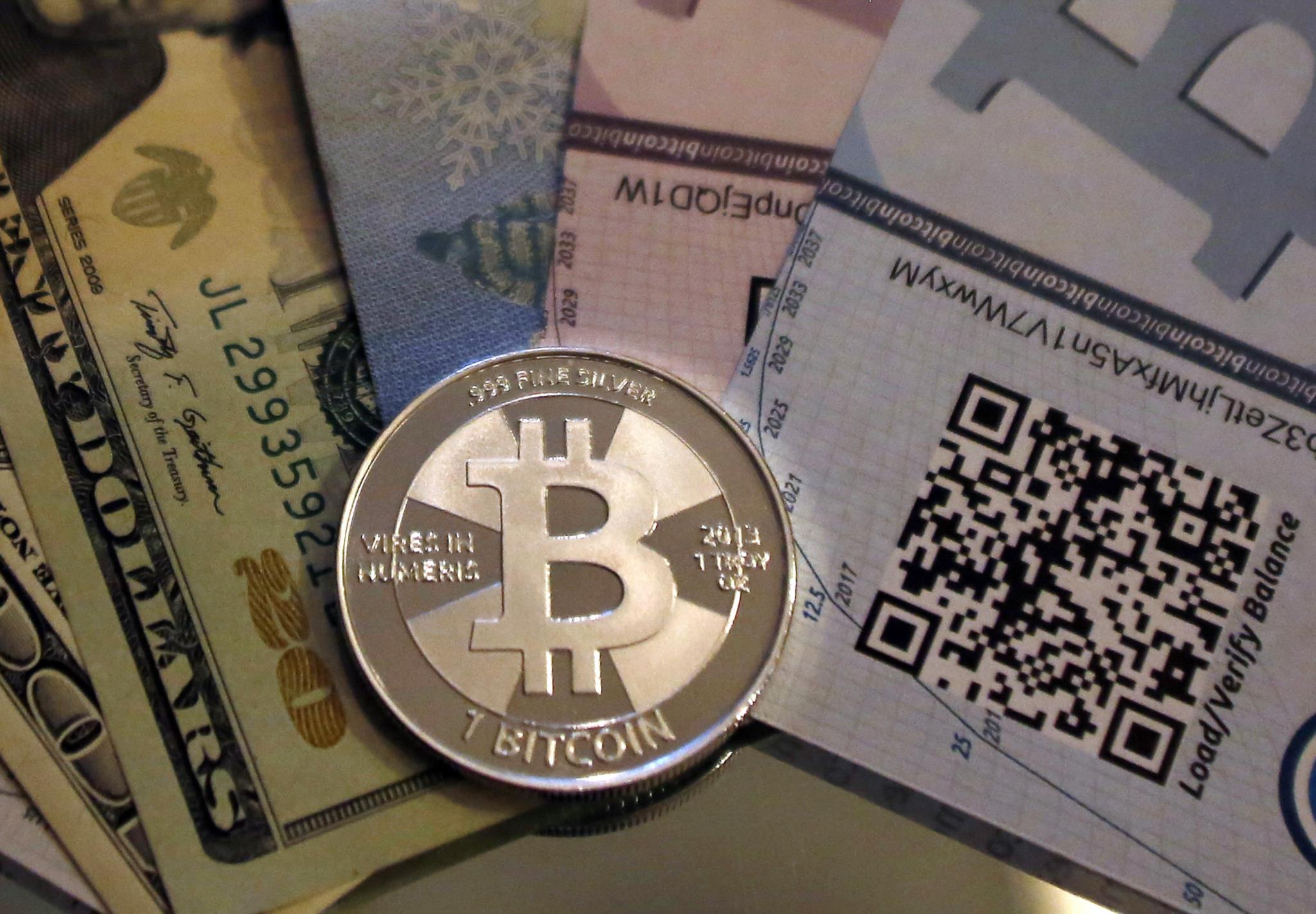 Qu!   eda Acentuada Empurra Bitcoin Para Menos De Cinco Mil Dolares !   - 
