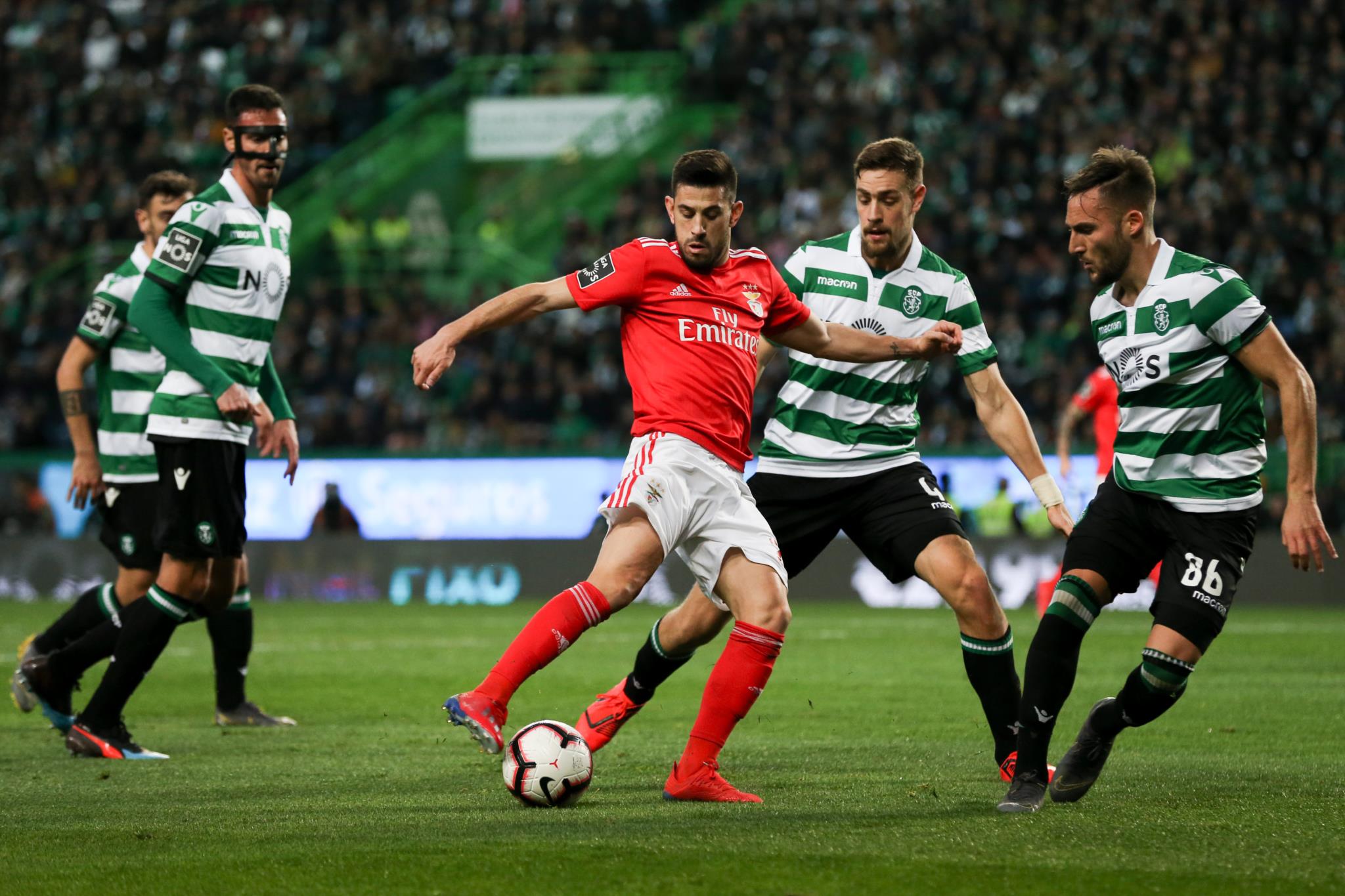 Прогноз порту сегодня футбол. Спортинг Брага Бенфика. Sporting Lisbon Benfica. Sporting enrabar Benfica. Спортинг - Бенфика ю19 видео.