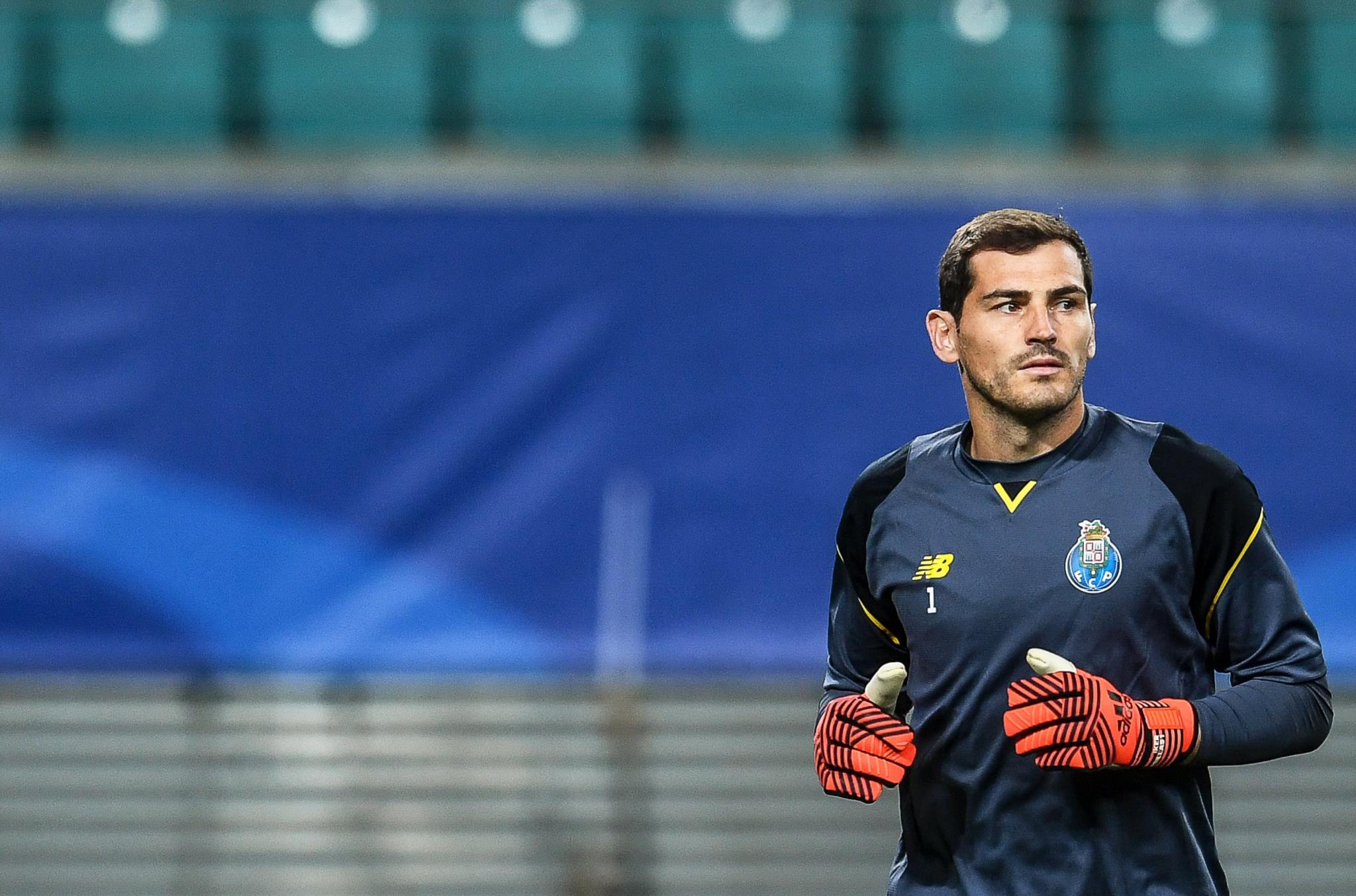 Casillas renova pelo FC Porto e Pinto da Costa já o vê a ganhar a