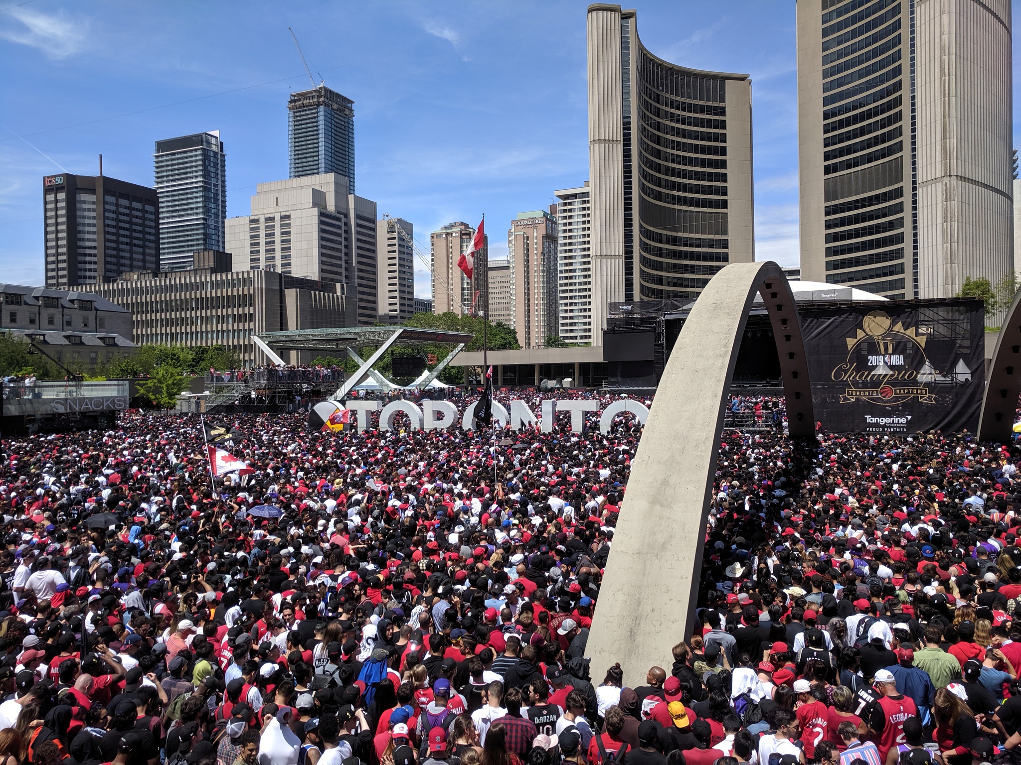 Канада время и день. Торонто 1988. Торонто в 2002 году. Торонто Канада. Торонто население численность.