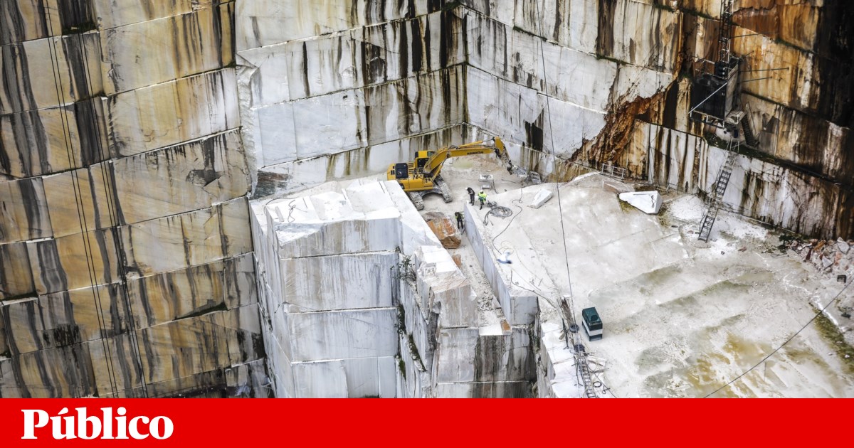 Acidentes. Camião cai em pedreira em Vila Viçosa e Protecção Civil suspeita de uma vítima - PÚBLICO