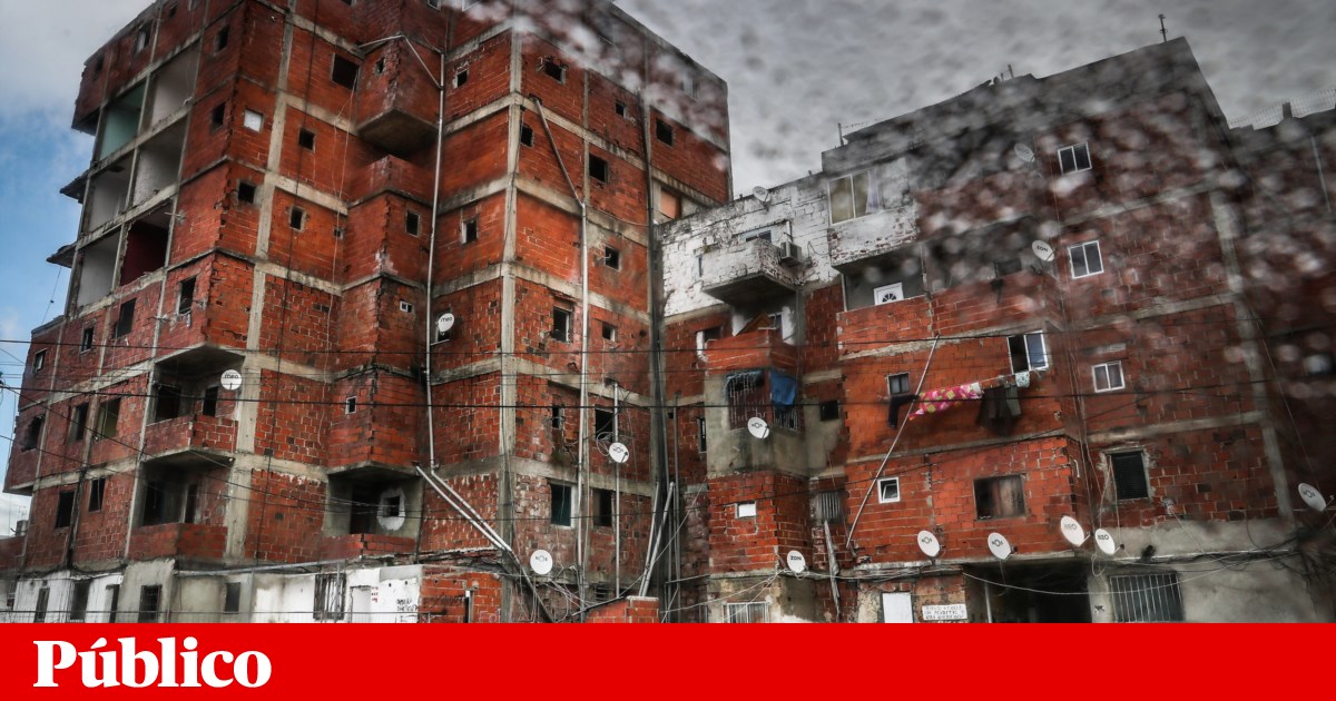 Seixal. “Burocracias” atrasam realojamento do Bairro da Jamaica - PÚBLICO
