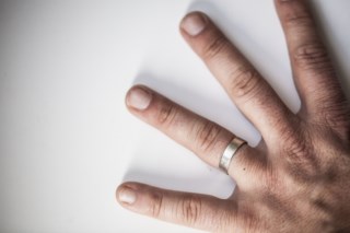 How Should a Man's Wedding Ring Fit?