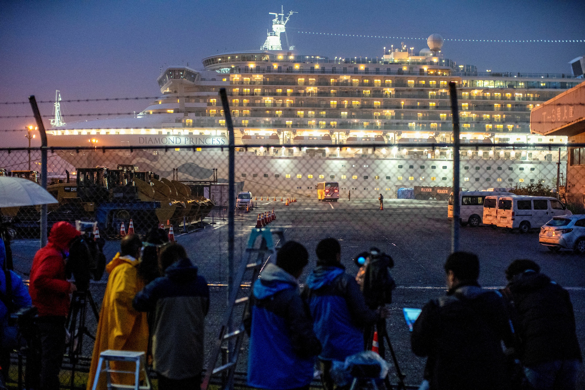 Covid-19: oito portugueses a bordo de cruzeiro atracado no Japão com 148  casos confirmados