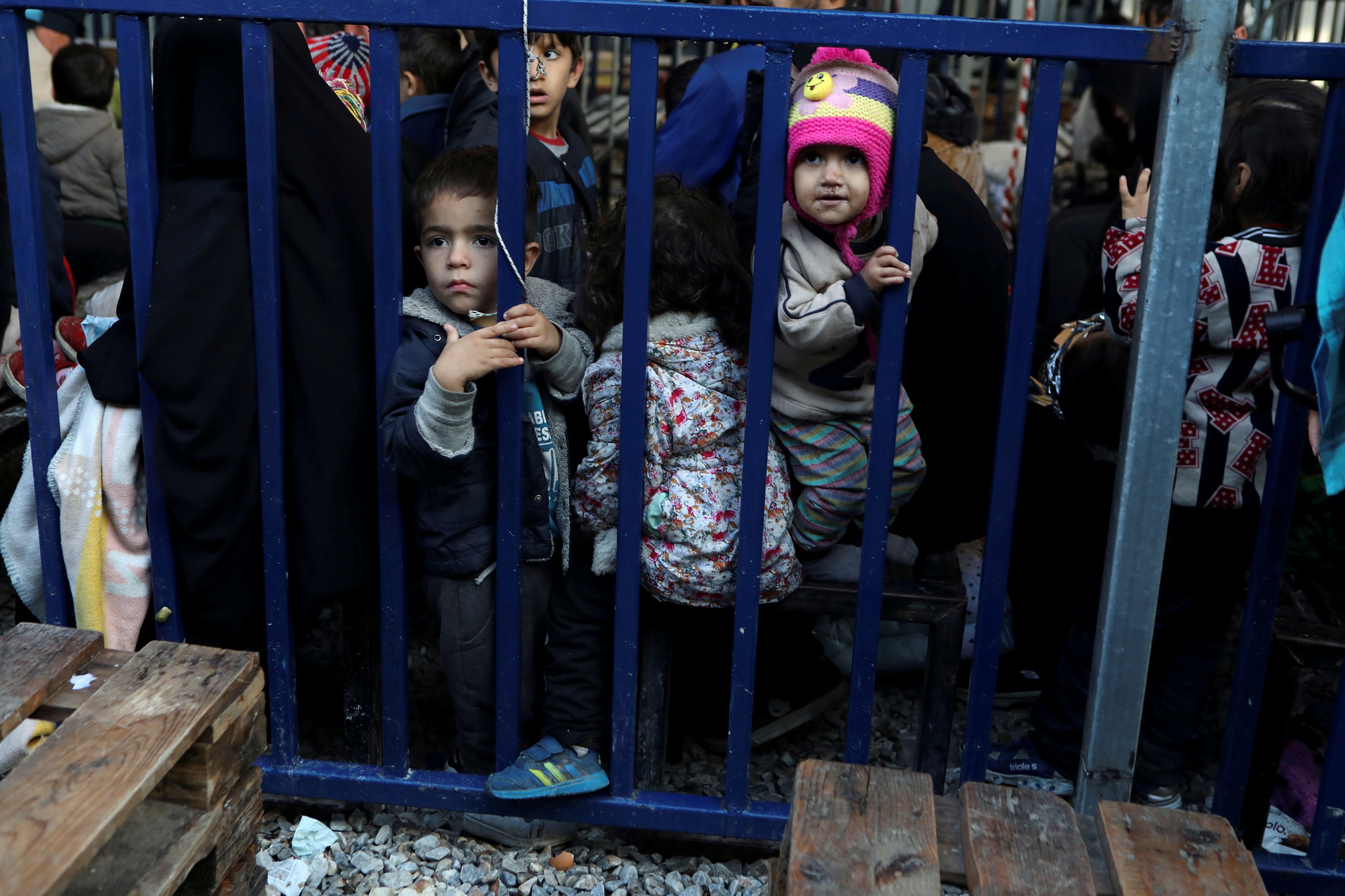 Вновь прибывших детей. Переселение беженцев. Дети мигранты. Беженцы в Греции.