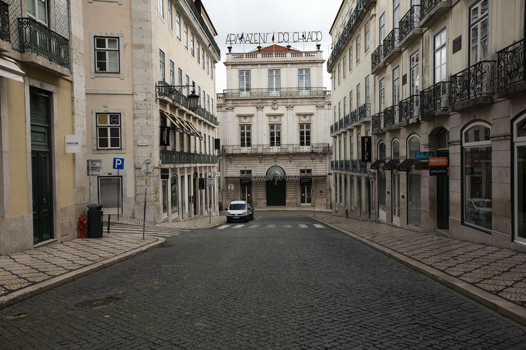 Covid-19 em Lisboa: Comércio que “aumento dos casos não se deve” ao horário | Comércio | PÚBLICO