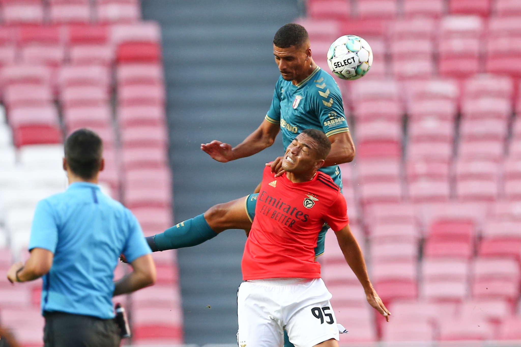 Sp Braga Alerta Benfica Para A Realidade Da Champions Futebol Publico