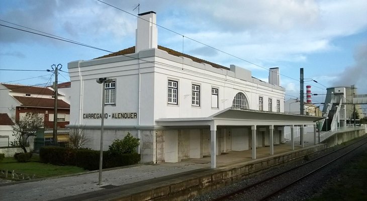 Antiga estação ferroviária do Carregado renasce como hostel