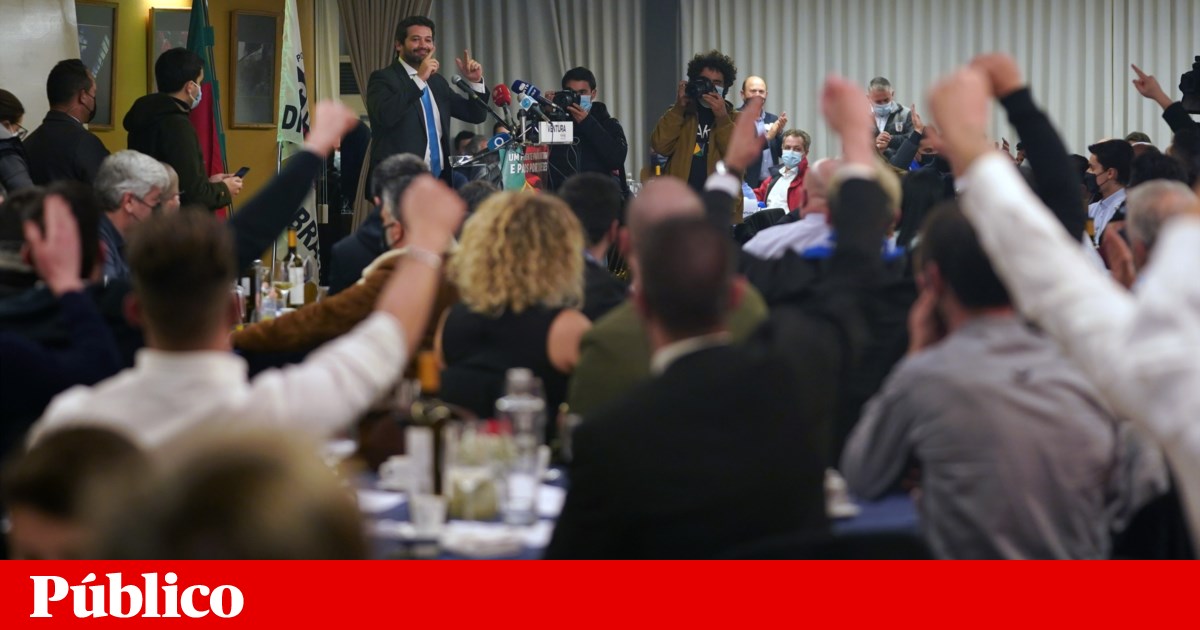 Jantar Ventura com 160 pessoas festivo apesar do confinamento |  Presidência 2021 Jantar Ventura com 160 pessoas festivo apesar do confinamento |  Presidência 2021