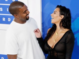 Kanye West encerra parceria com a Gap e anuncia que vai abrir suas próprias  lojas - Estadão
