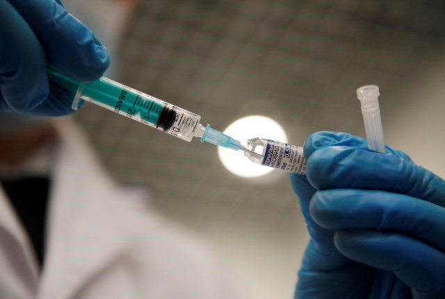 Dgs Rejeita Que Pior Ja Tenha Passado E Admite 4 ª Vaga Regulador Europeu Analisa Vacina Russa Coronavirus Publico