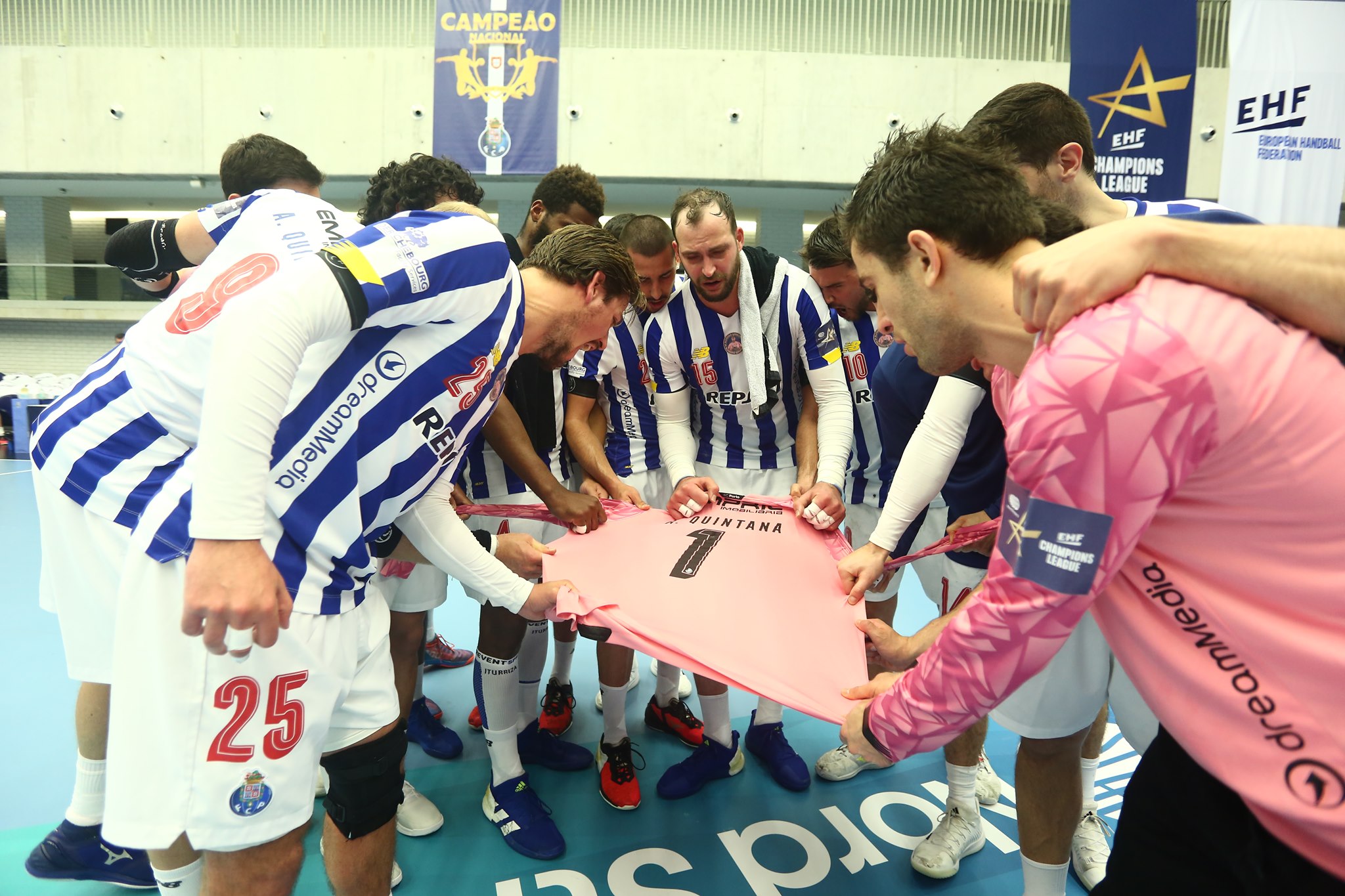 Fc Porto Venceu O Elverum Na Liga Dos Campeoes De Andebol Andebol Publico