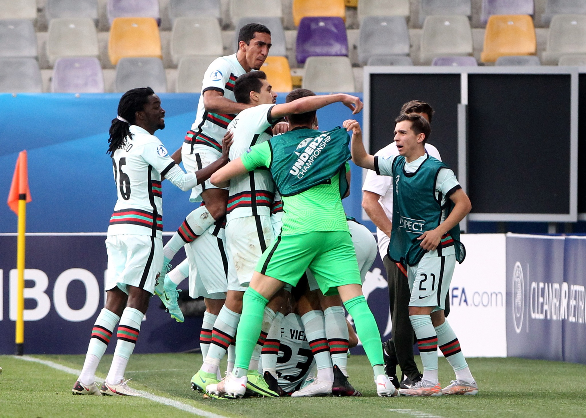 Portugal sobrevive no Euro sub-21, Crónica de jogo