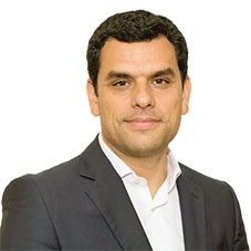 Education is not defended by rejecting the present and forbidding the future