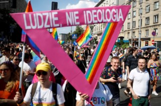 Quatro regiões polacas voltam atrás e deixam de ser “zonas livres de LGBT”, Polónia