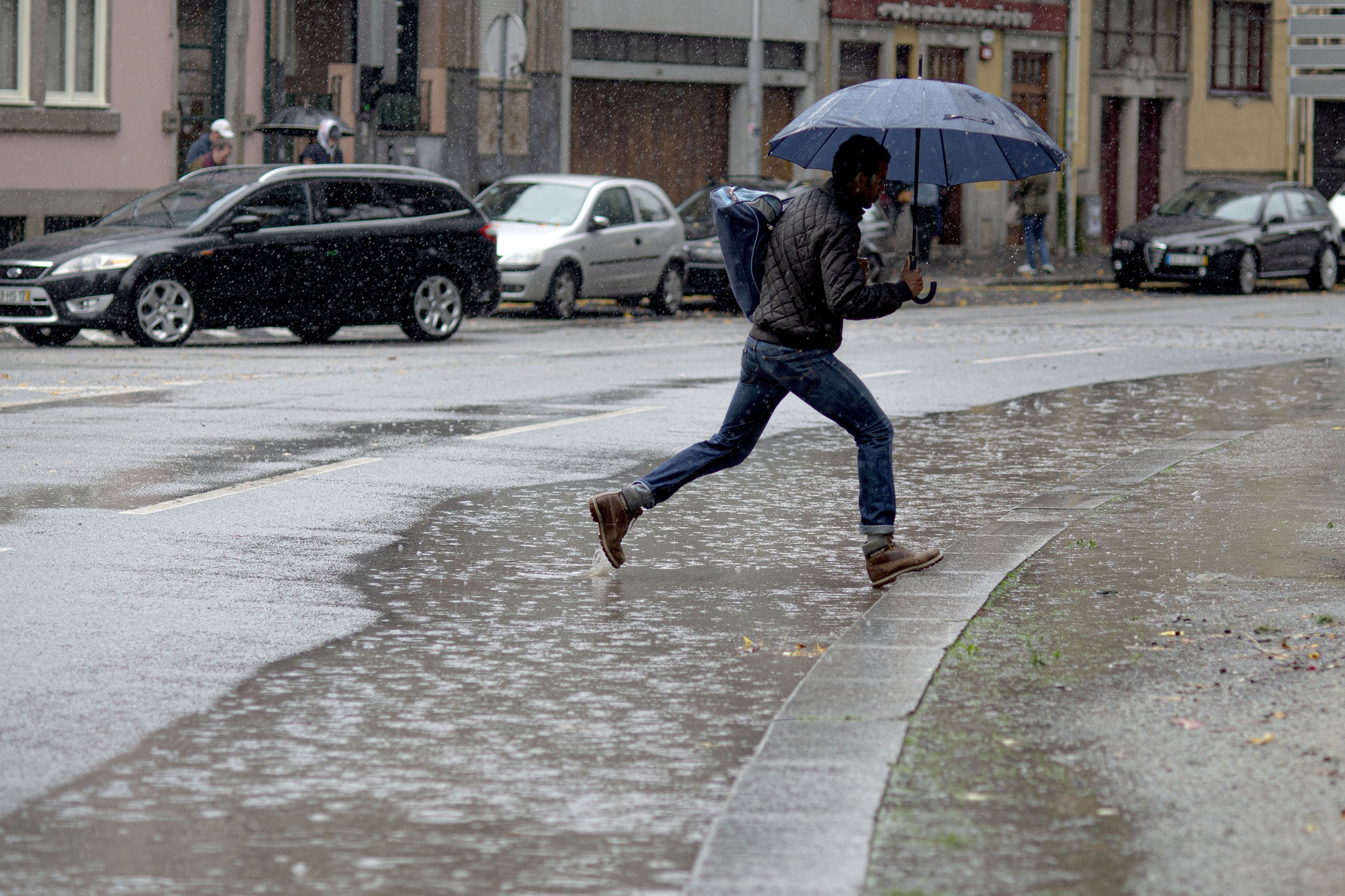 Fim de semana com temperaturas amenas, chuva persistente e ventos em áreas  do estado de São Paulo - Clima ao Vivo