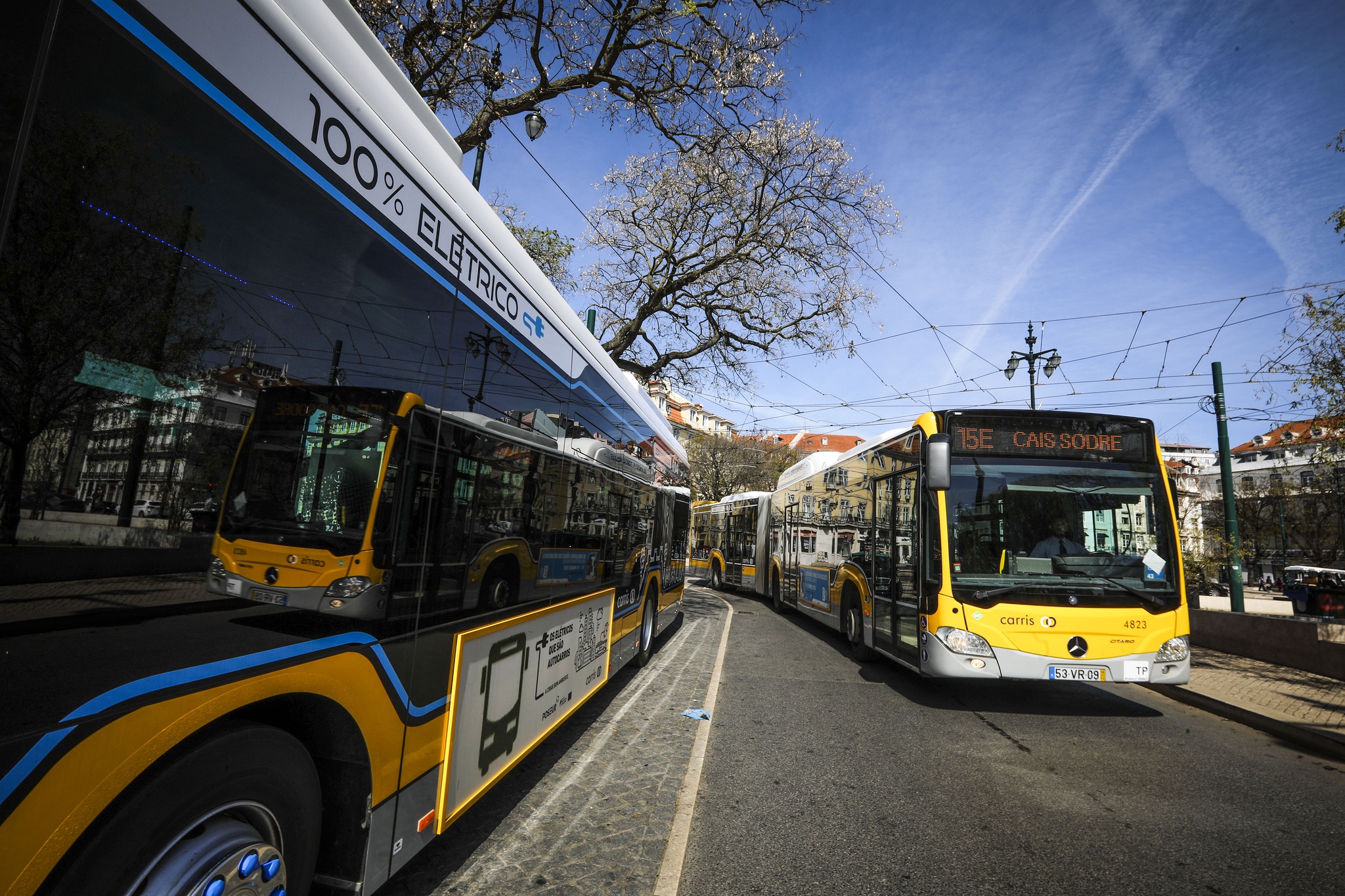 Agora já pode carregar o seu passe dos transportes de Lisboa no telemóvel