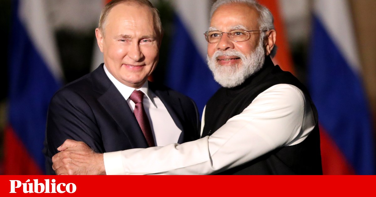 Putin in India signs arms contracts, strengthening ties | Diplomacy Putin in India signs arms contracts, strengthening ties | Diplomacy