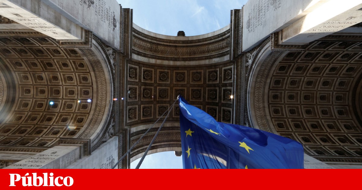 The European Union flag is taken from the Arc de Triomphe in Paris | France The European Union flag is taken from the Arc de Triomphe in Paris | France