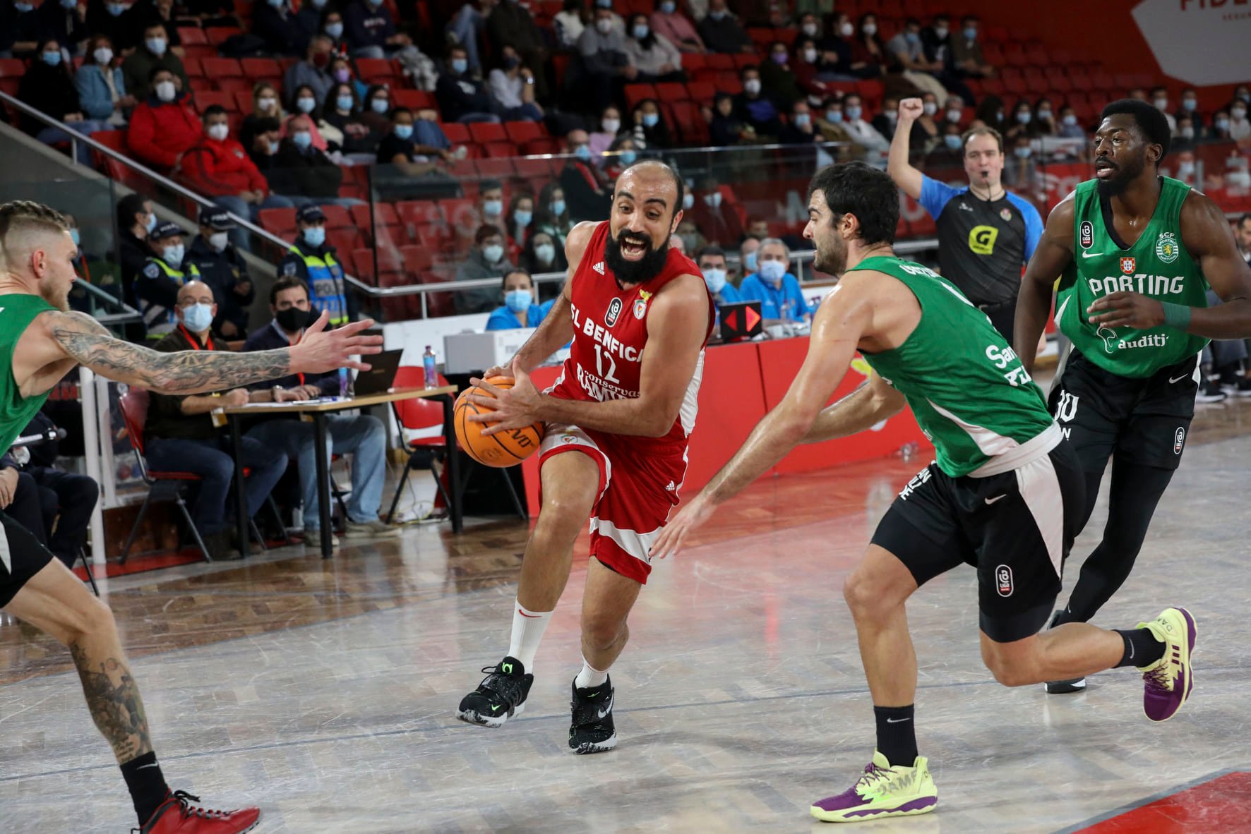 Basquetebol: Benfica vence dérbi ante Sporting e cimenta liderança