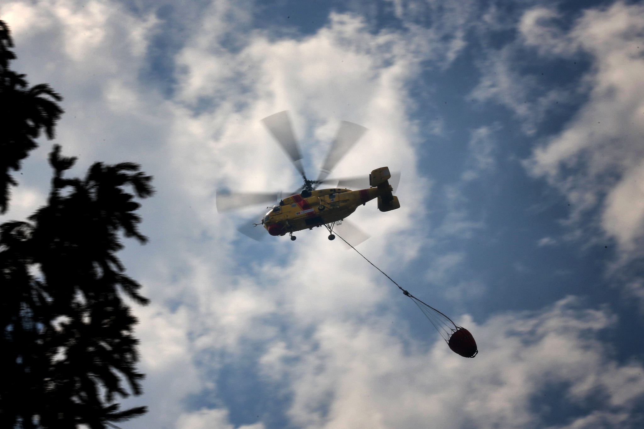 Rússia envia dois aviões Be-200 para combater incêndios em Portugal