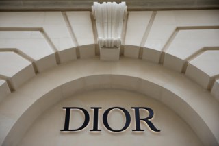 Dior reabre loja histórica e museu no coração de Paris, Luxo