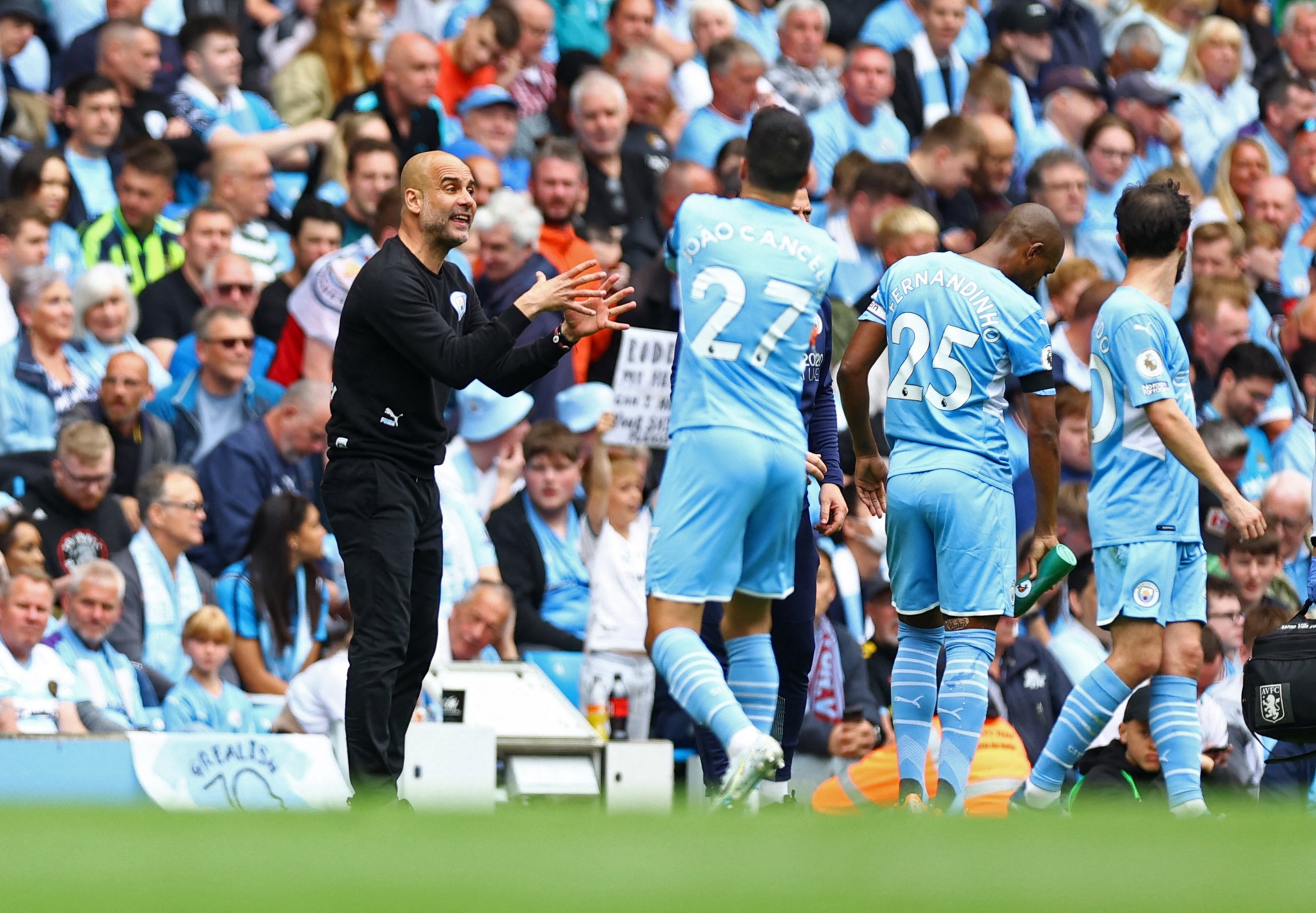 Manchester City e Liverpool fazem jogo decisivo pelo título do