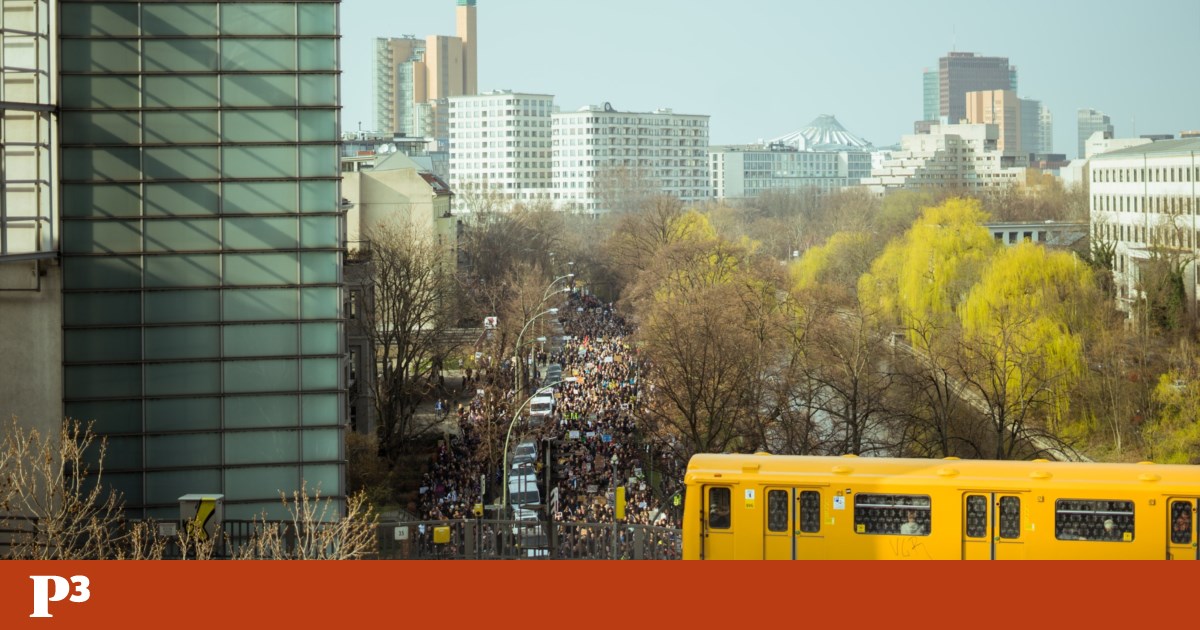 Mit einer Monatskarte von neun Euro können die Deutschen bundesweit reisen Inflation Mit einer Monatskarte von neun Euro können die Deutschen bundesweit reisen Inflation