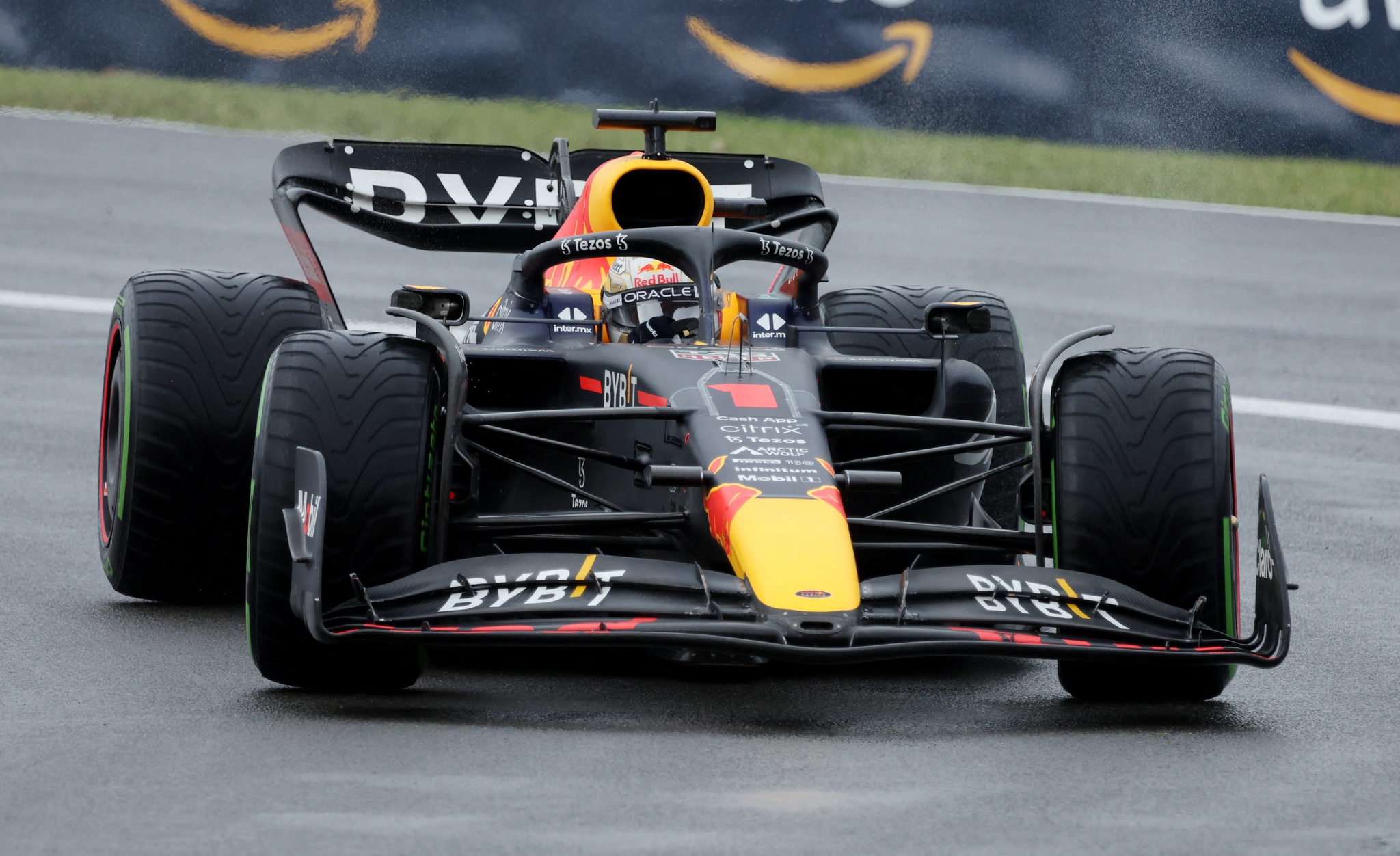 Max Verstappen conquista a pole position do GP do Japão de F1