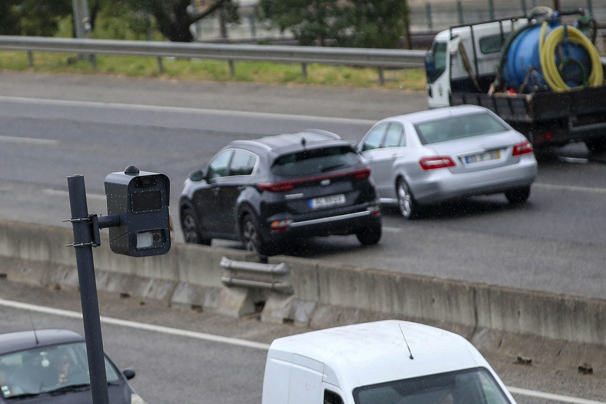 Condutor apanhado em Lisboa com detector de radares de velocidade