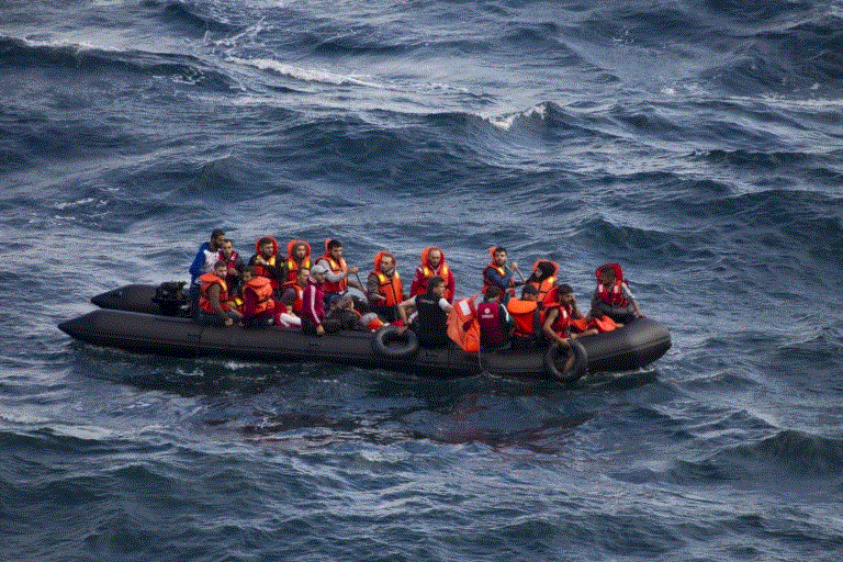 La plus grande opération internationale démantèle un réseau de traite des êtres humains dans la Manche |  Migration