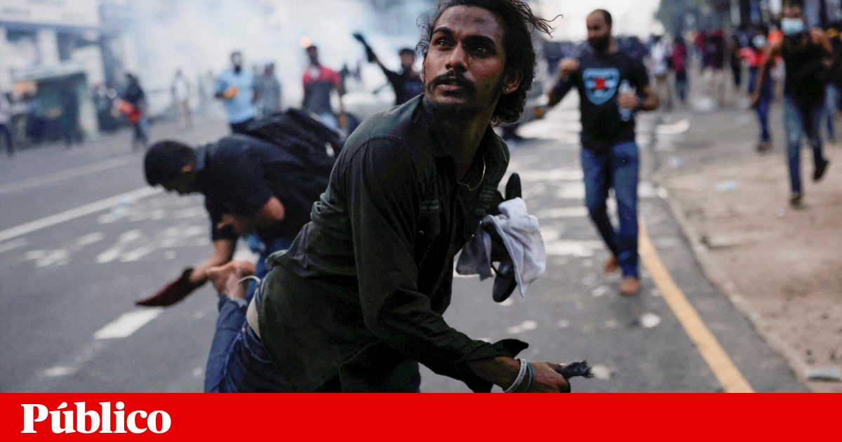 Sri Lanka’s president flees his official residence before protesters invade | Sri Lanka Sri Lanka’s president flees his official residence before protesters invade | Sri Lanka