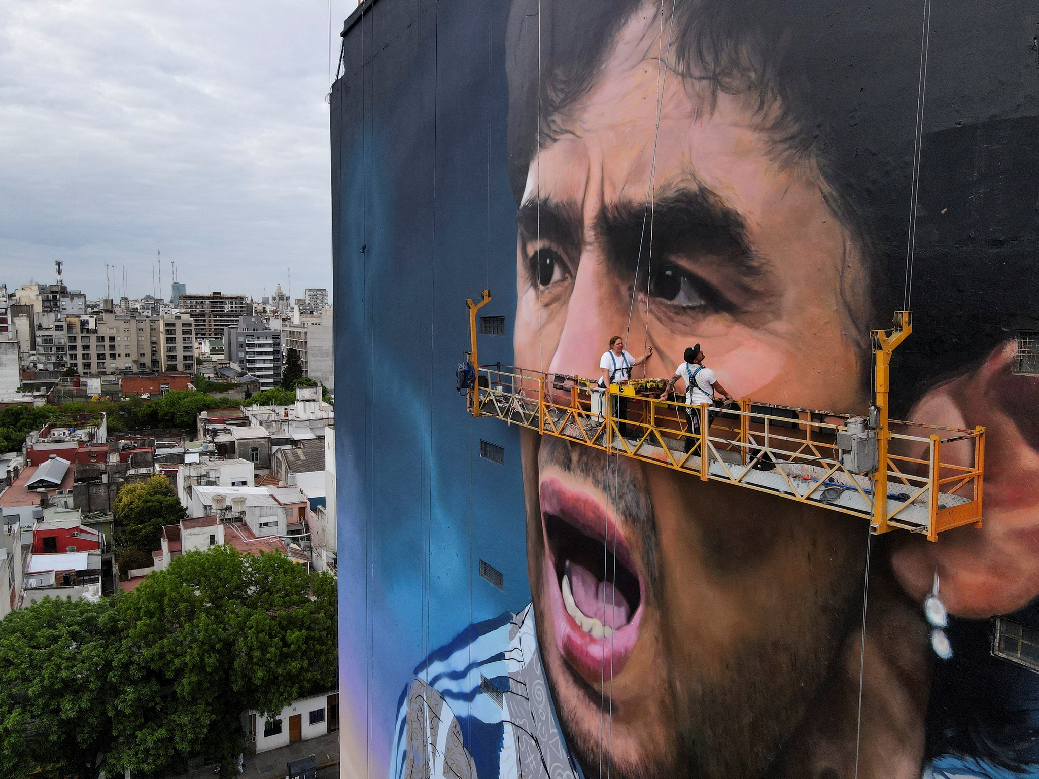 Novo mural gigante celebra o 'guerreiro' Maradona em Buenos Aires