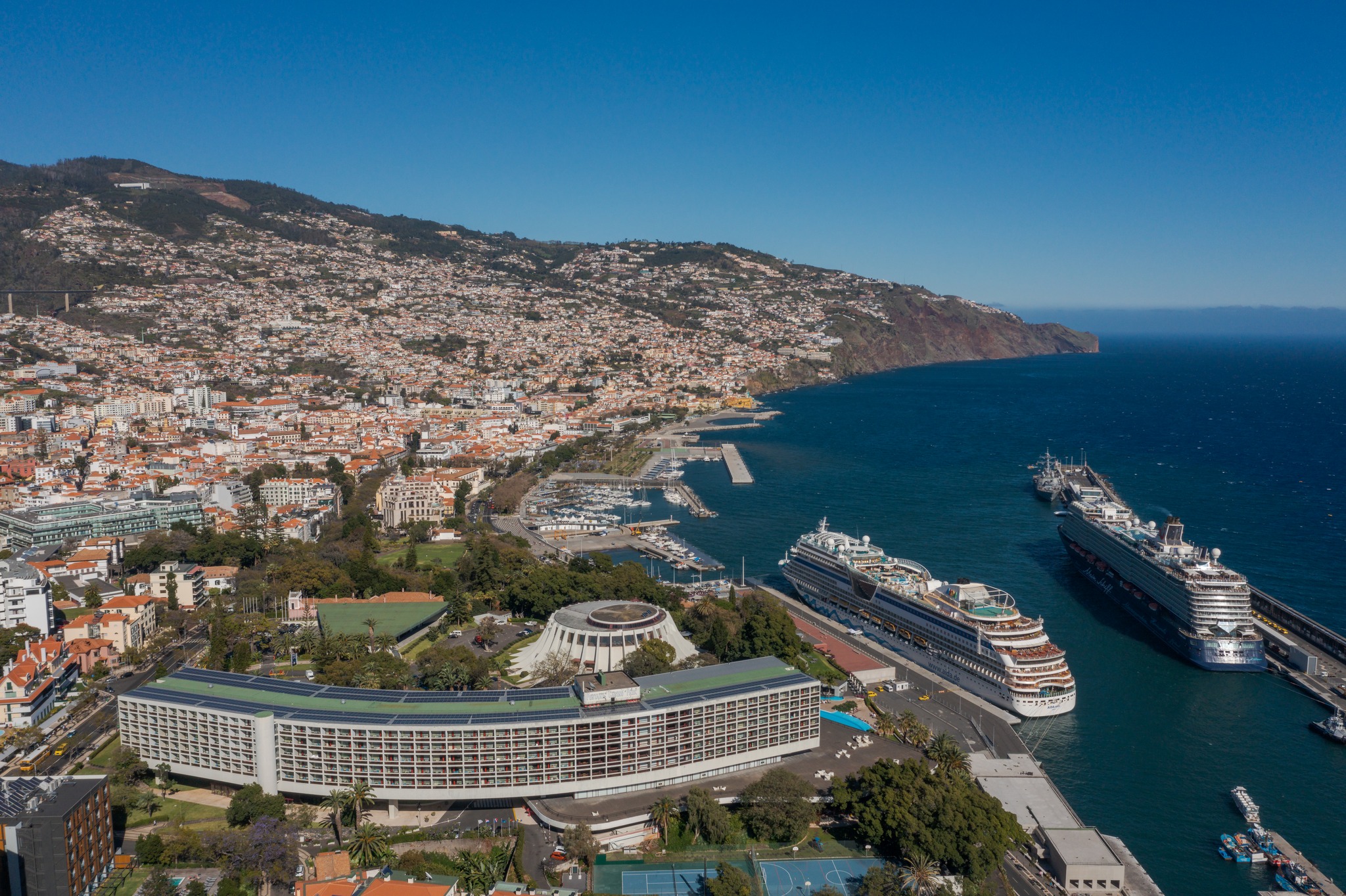 CRUZEIROS NA MADEIRA: 2010