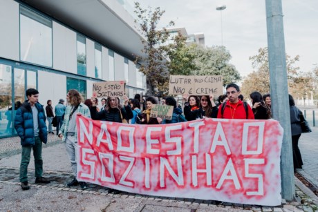 “Lutar pelo clima não é crime”: julgamento de alunos detidos continua em Dezembro