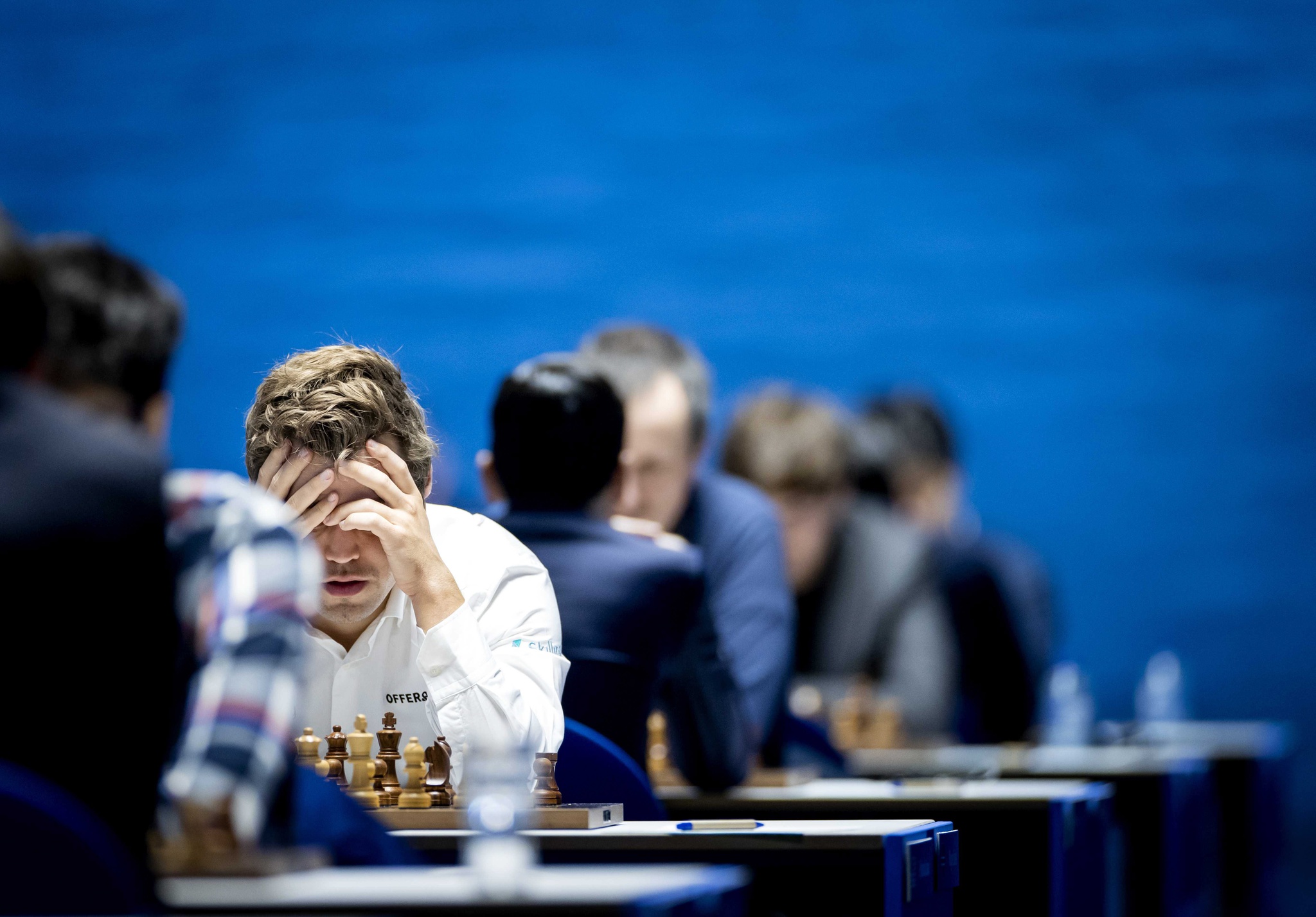 Carlsen tenta conquistar pela terceira vez a tripla coroa do