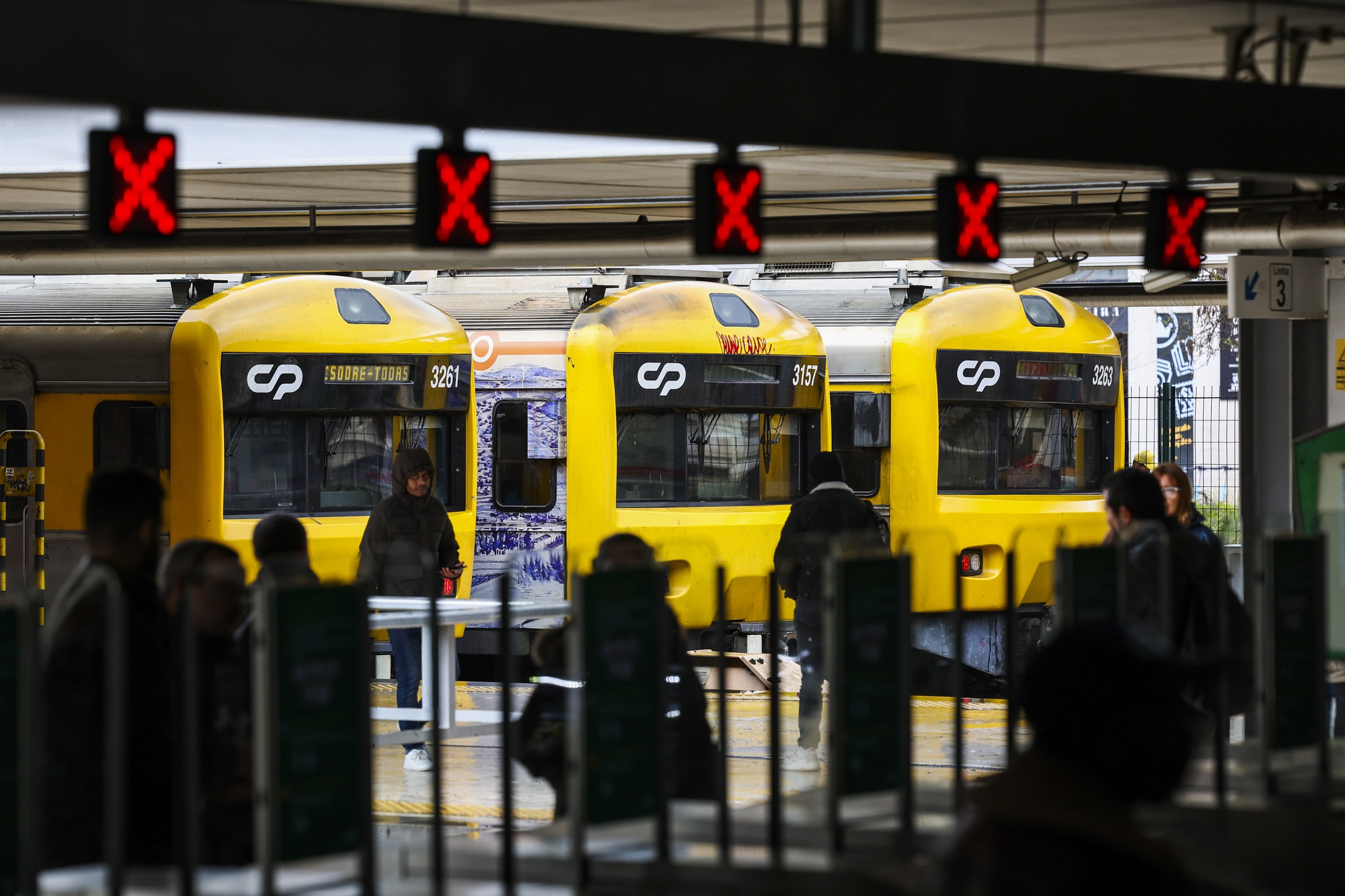 Segundo dia de greve de 24 horas na CP leva à supressão de 385 comboios