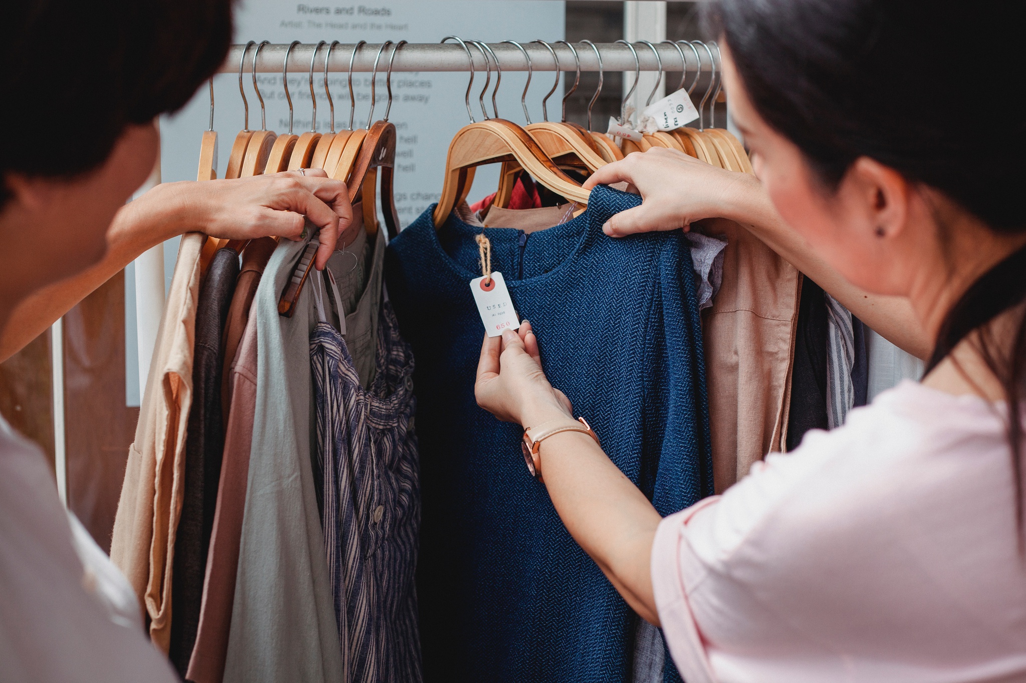 Loja de roupa no centro vai fechar as portas, último mês queima