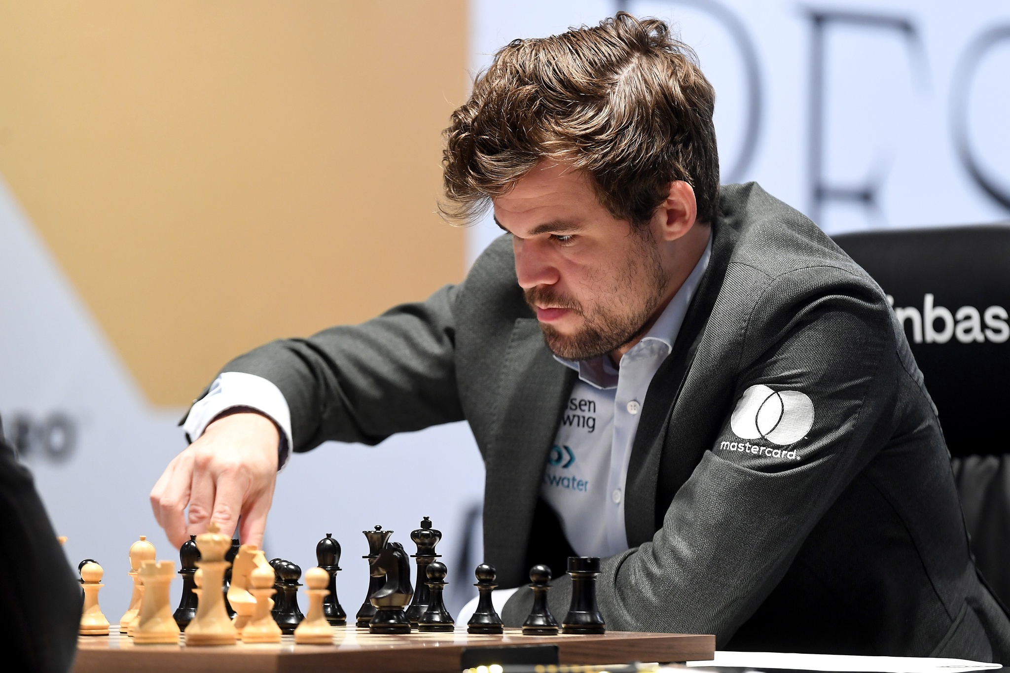 Carlsen e Caruana Vão para os Desempates