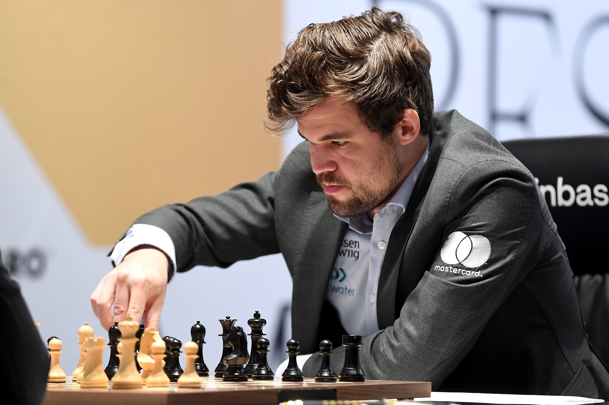 Peças de xadrez - FIDE World chess championship