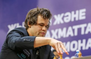 Magnus Carlsen, melhor jogador de xadrez do mundo, passa blefe gigante em  torneio na Noruega e termina ITM