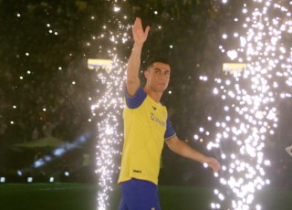 Loucura na Arábia com reencontro de Ronaldo e Messi: já ofereceram 2,5  milhões por um bilhete - Internacional - Jornal Record