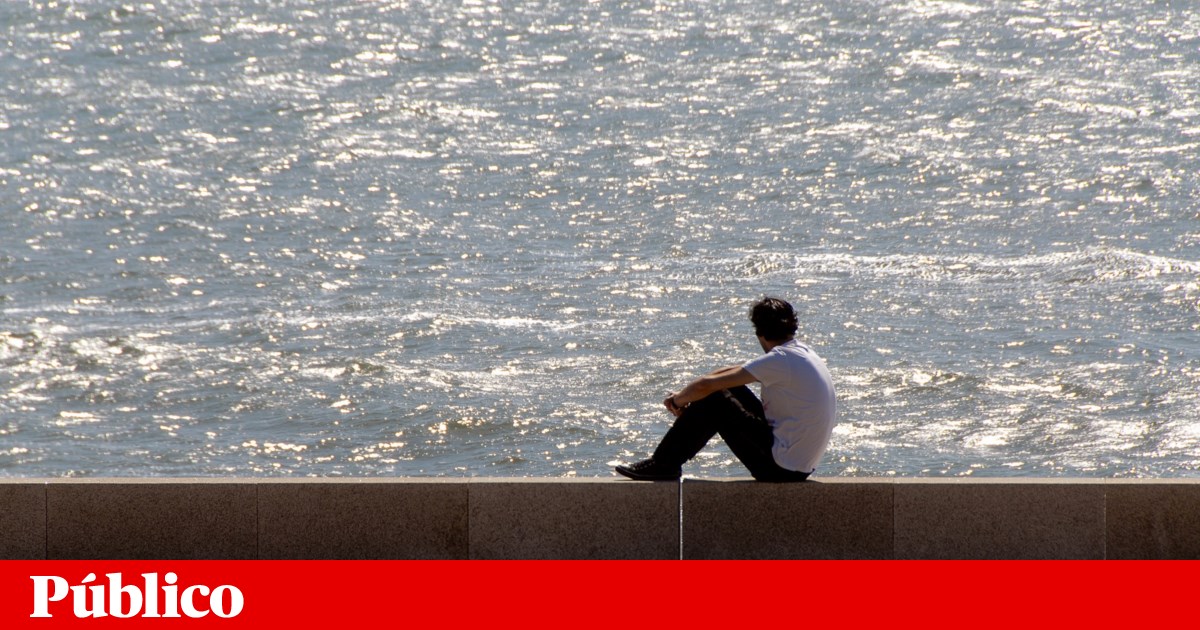 A solidão não é só um problema de velhos: “A pessoa parece que morre em ...