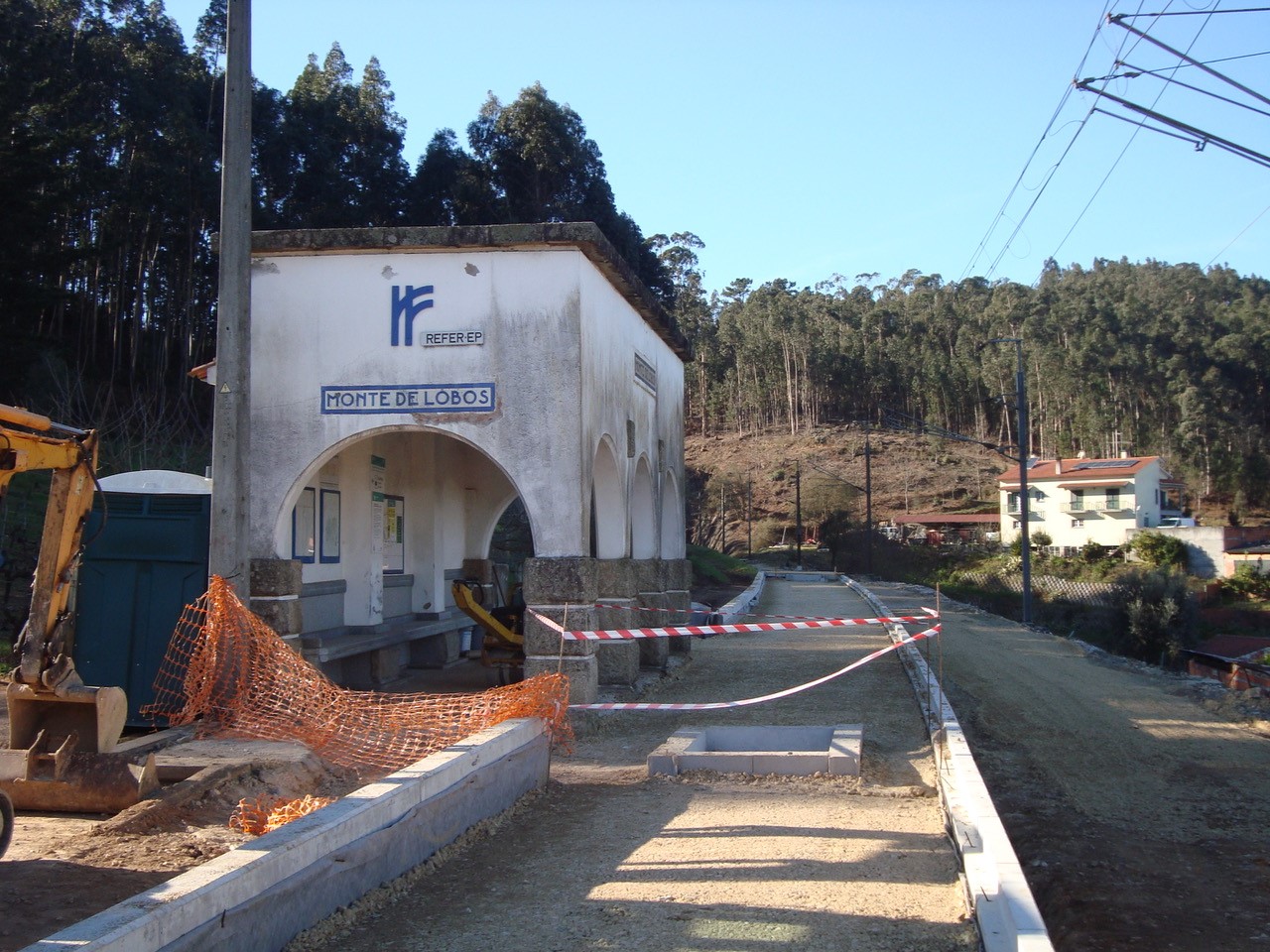 IP vai mesmo demolir apeadeiro de Monte de Lobos em Mortágua