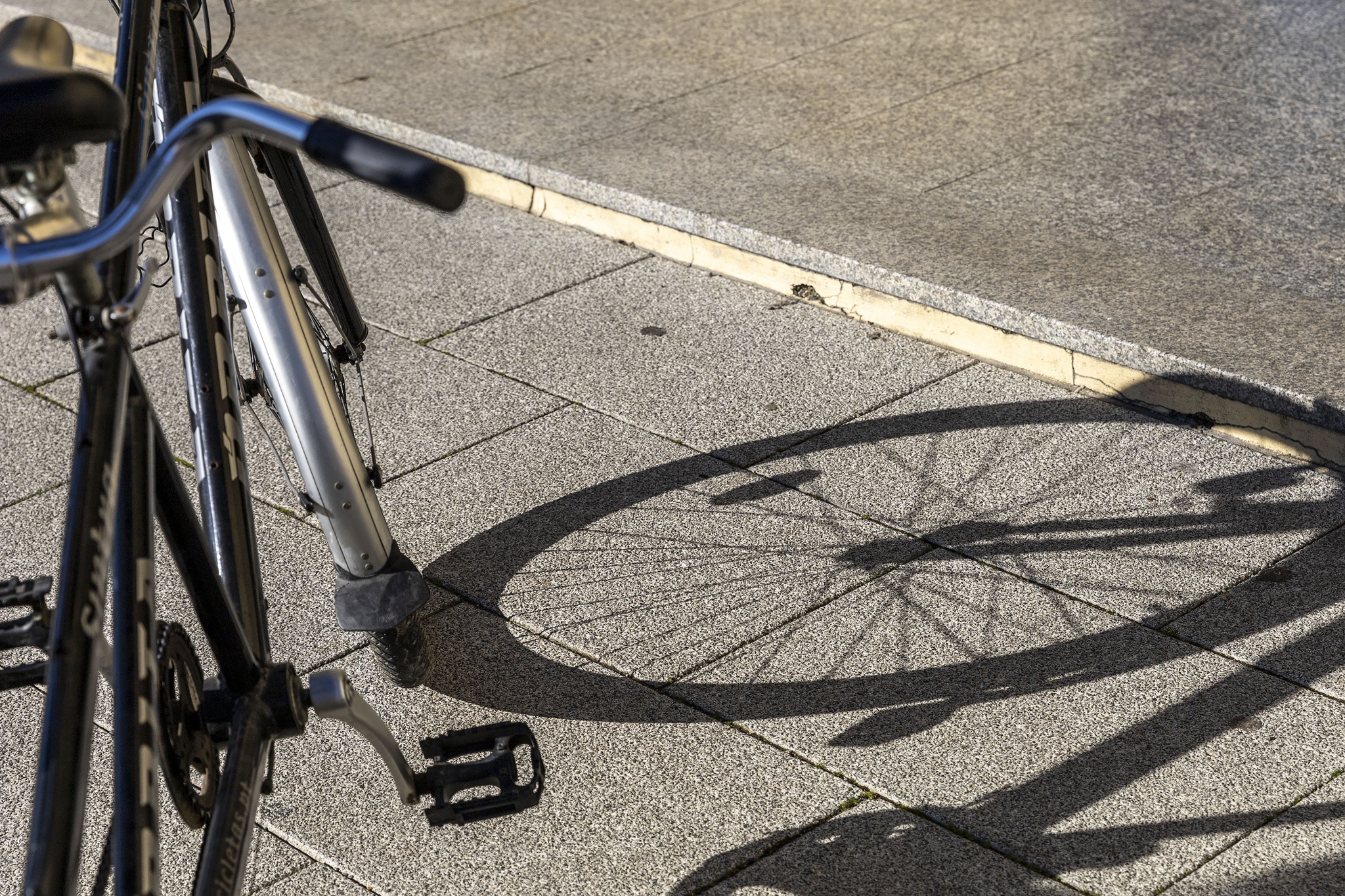 Ladrões de Bicicletas: Por um lado e por outro
